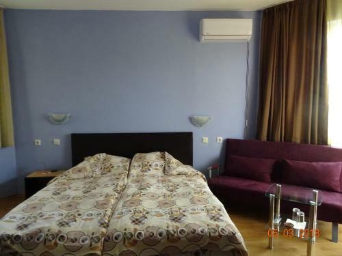 Hostal Guest House Rezvaya