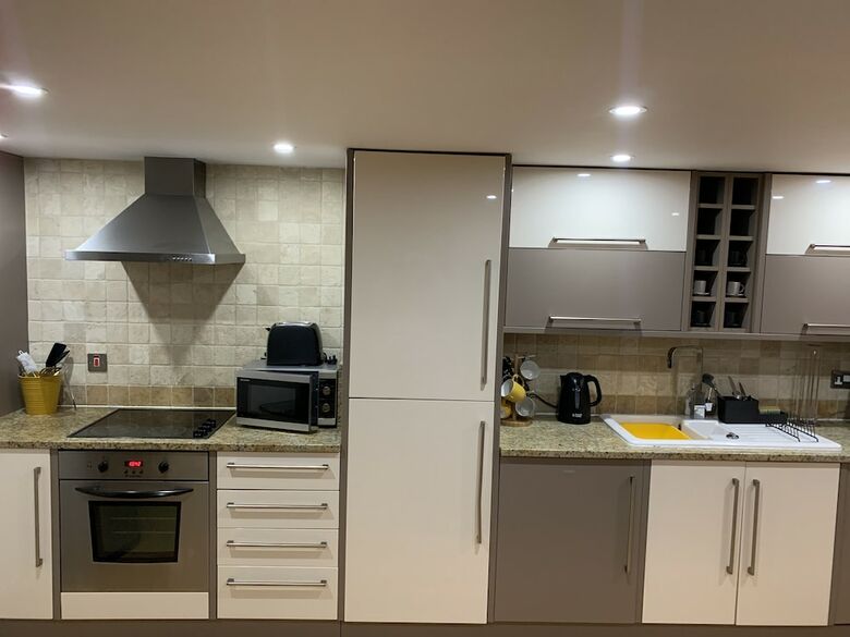 King Canute Apartment - Crown Lettings