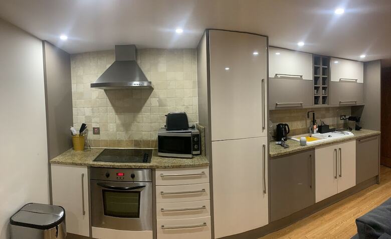 King Canute Apartment - Crown Lettings