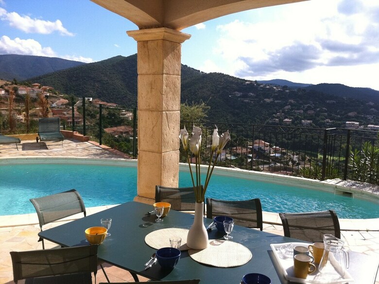 Spacious Villa With Panoramic Views, Located In The Provence