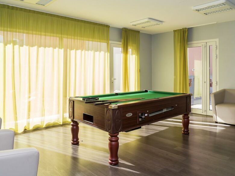 Well-kept Apartment In A Pleasant Town In The Proven�e