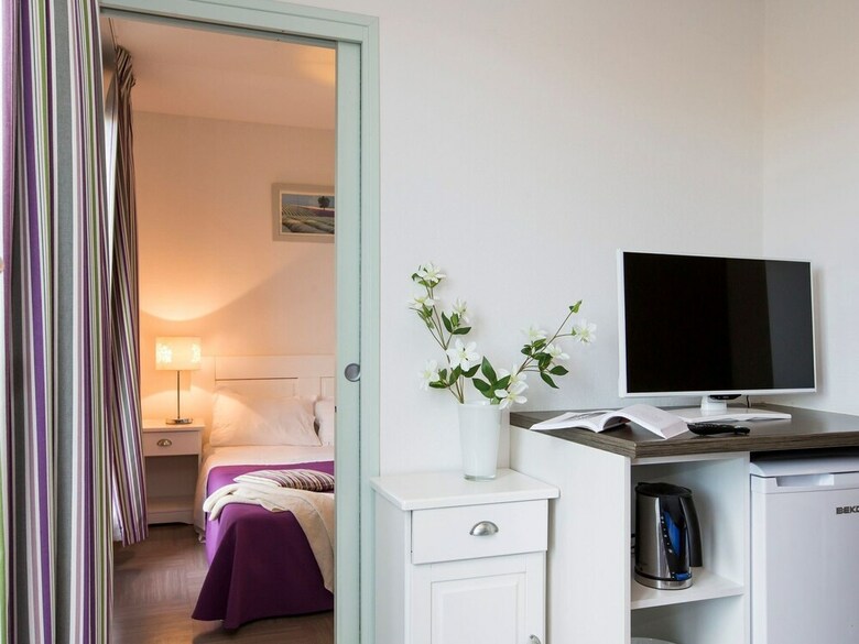 Well-kept Apartment In A Pleasant Town In The Proven�e
