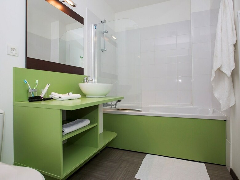 Well-kept Apartment In A Pleasant Town In The Proven�e