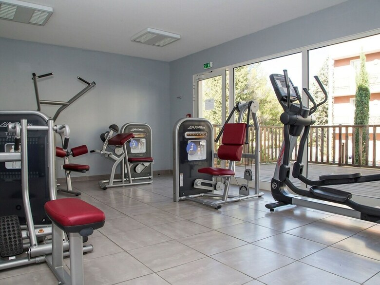 Well-kept Apartment In A Pleasant Town In The Proven�e