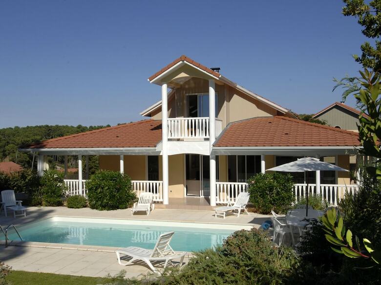 Beautiful Villa With A Private Pool Behind The Dunes