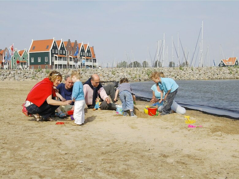Restyled Apartment In Volendam Style On The Markermeer