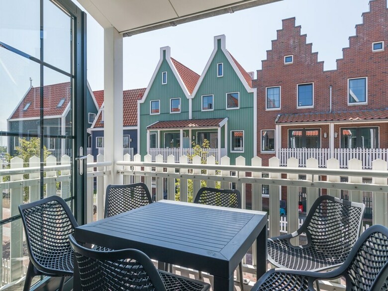 Restyled Apartment In Volendam Style On The Markermeer