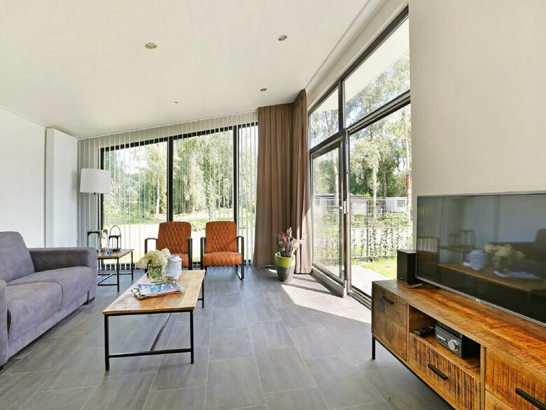 Modern Chalet With Nice Sliding Doors, Near Lochem