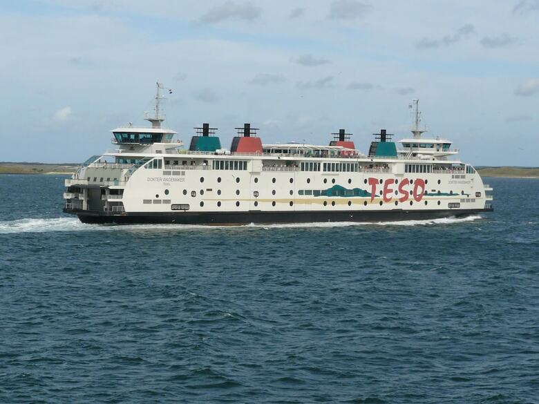 Spacious Villa With Dishwasher And Deco Fireplace On Texel