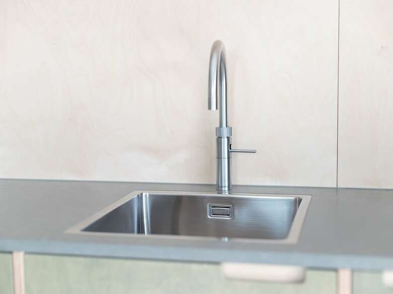 Trendy Lodge With Dishwasher, 100 M. From The Sea