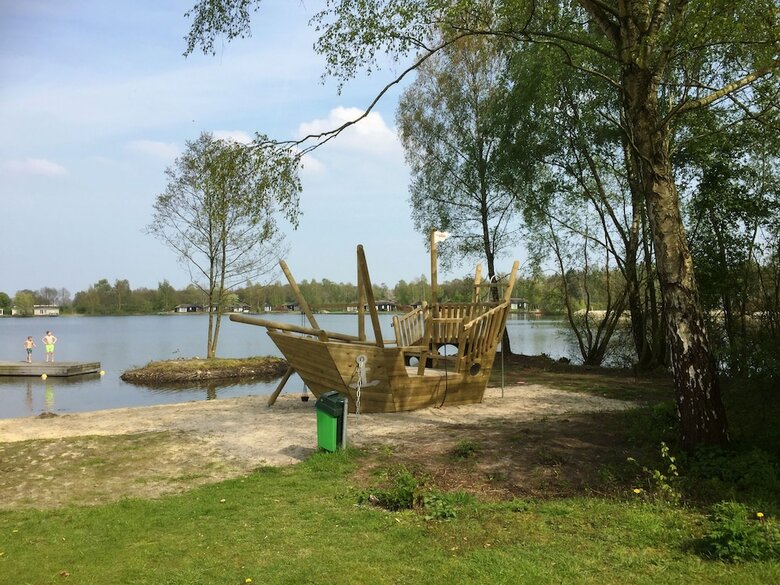Detached Holiday Home With Combi Microwave, In Green Twente