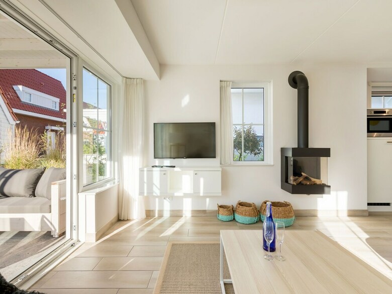Luxurious Stately Villa With Terrace Heater, Beach At 1 Km