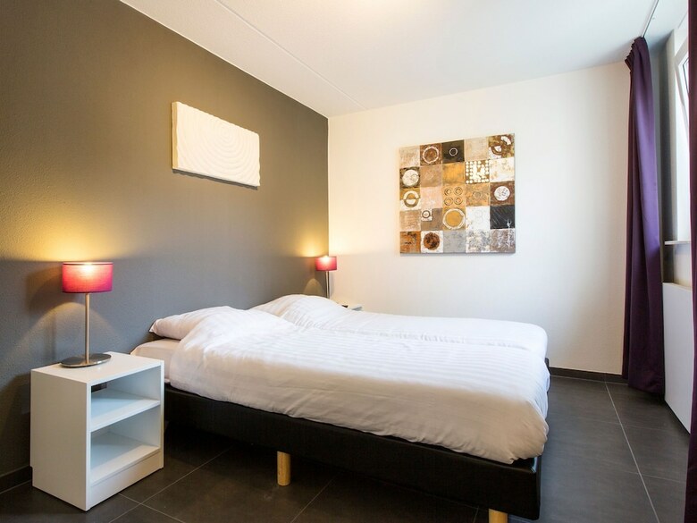 Luxurious Villa With Washer And Dishwasher, In A Green Area
