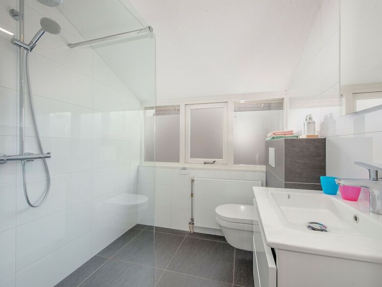 Comfortable Villa With Combi-microwave In Green Surroundings