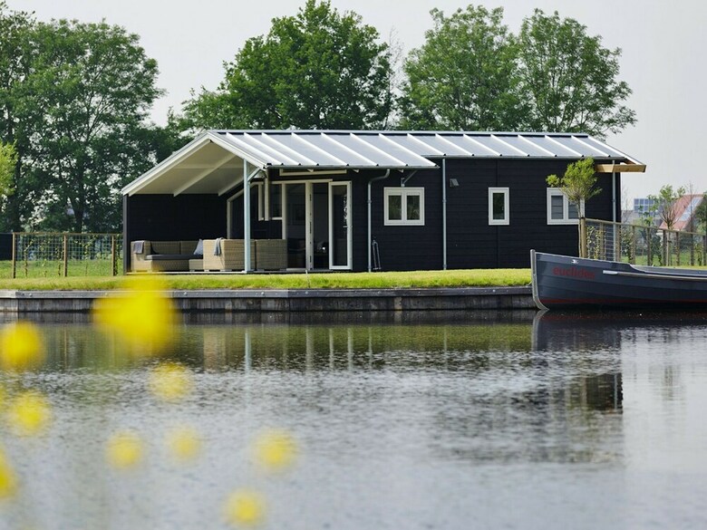 Modern Water Cottage With Microwave, In The Sneekermeer Area