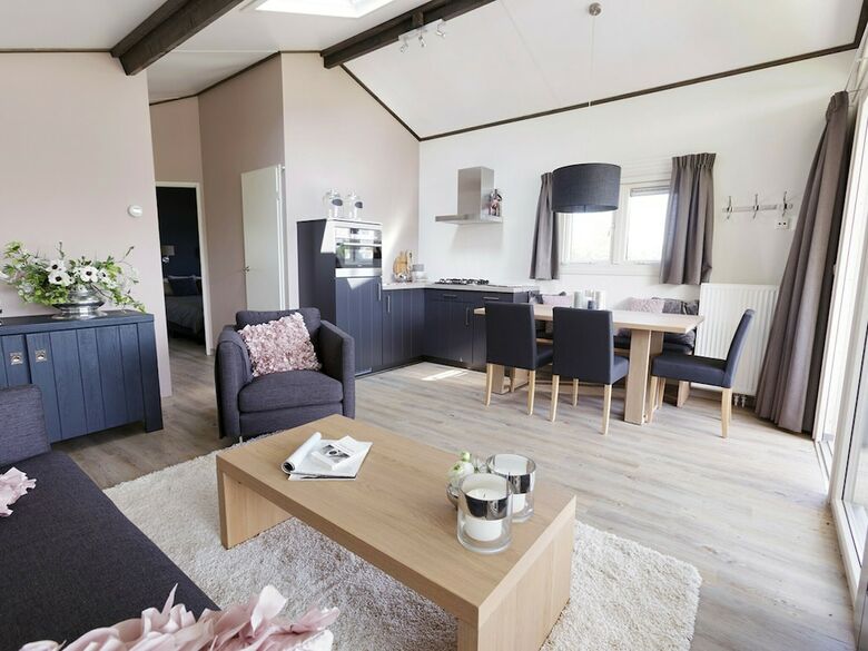Modern Water Cottage With Microwave, In The Sneekermeer Area
