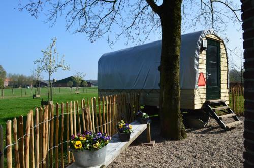 Bed & Breakfast Trekkershut Overnachting Hoeve Carpe Diem