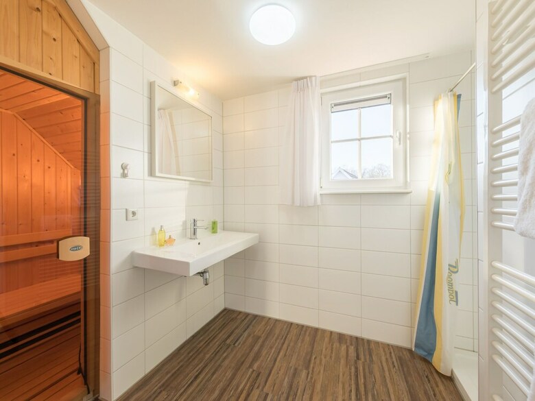 Villa Luxurious Detached With A Garden In de Maasduinen