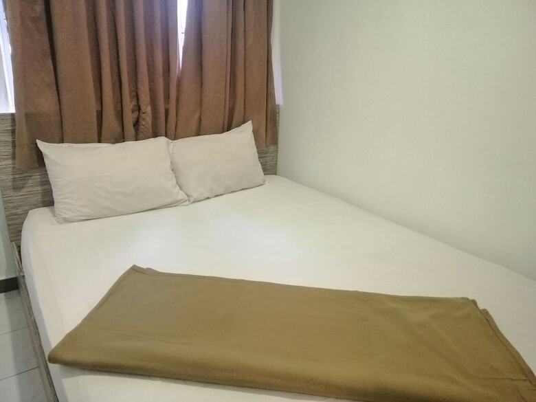 Oyo 90028 Ragula Hotel