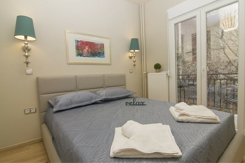 Apartamentos Contemporary Design In Central Athens
