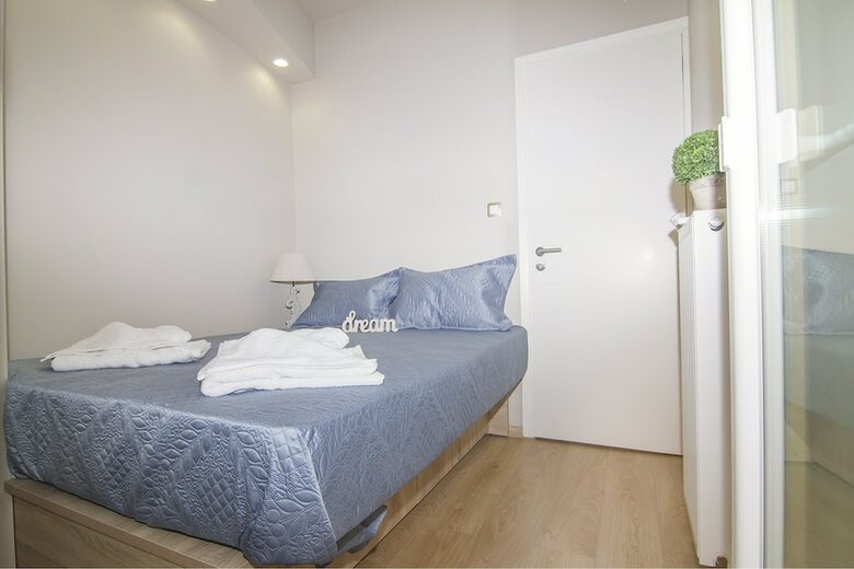 Apartamentos Contemporary Design In Central Athens