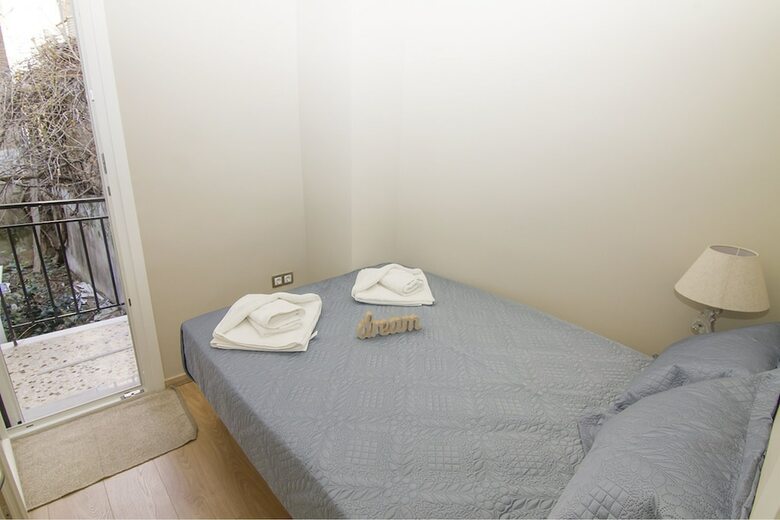Apartamentos Contemporary Design In Central Athens