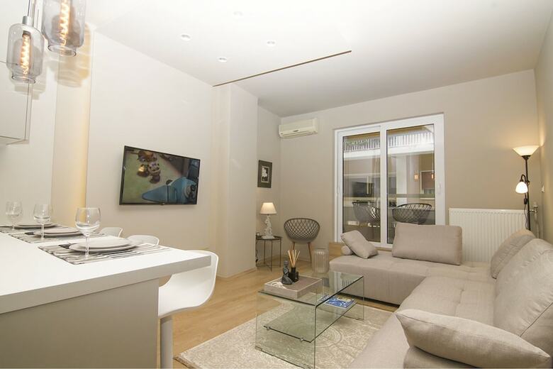 Apartamentos Contemporary Design In Central Athens