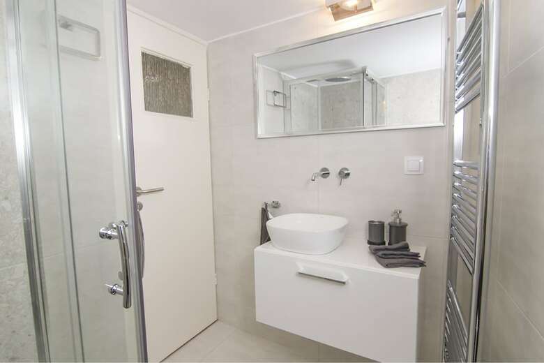 Apartamentos Contemporary Design In Central Athens