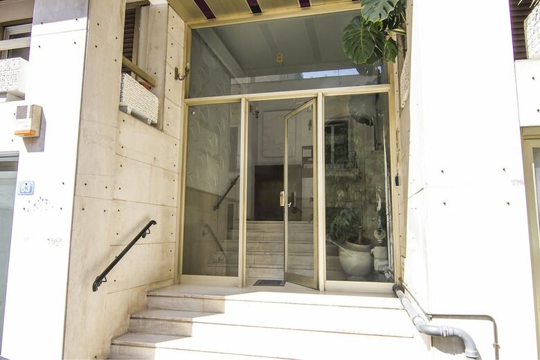 Apartamentos Contemporary Design In Central Athens