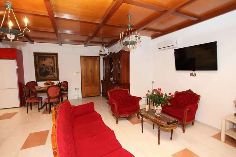 Nilly's Central Luxury Apartments