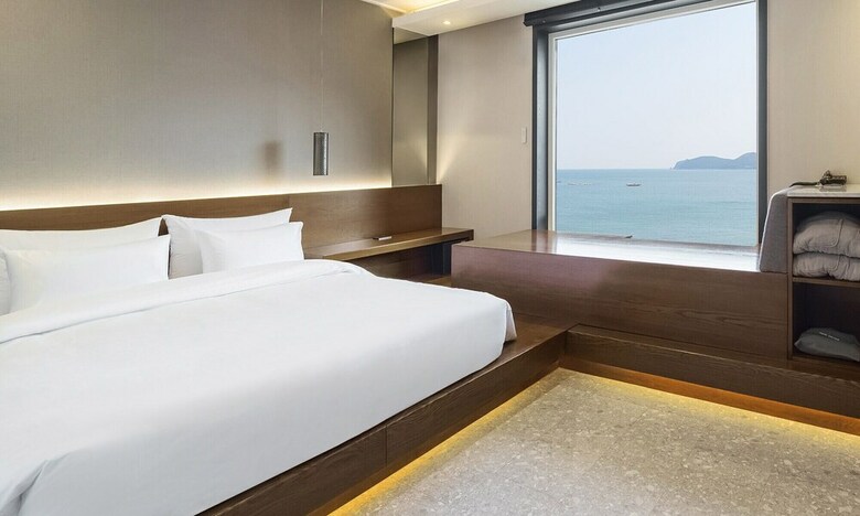 Stubborn Hotel