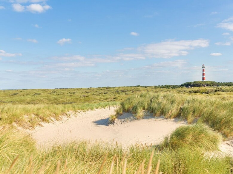 Thatched Villa With Dishwasher, 1.5 Km. From The Beach