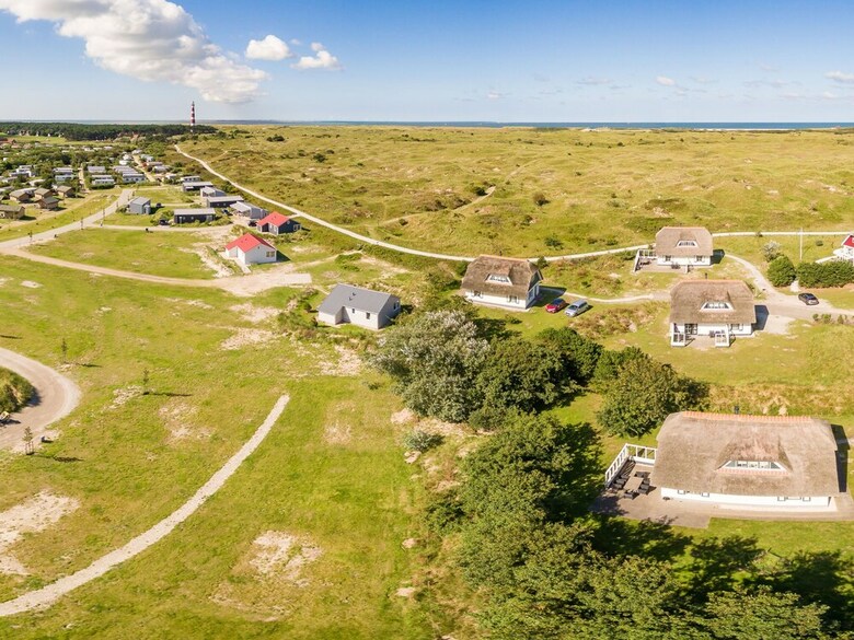 Thatched Villa With Dishwasher, 1.5 Km. From The Beach