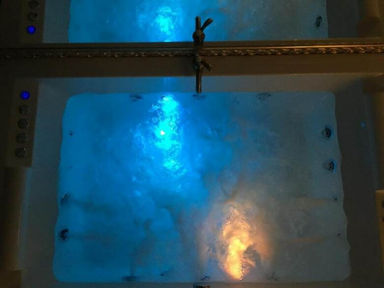 Hotel Central Business Suites Jacuzzi
