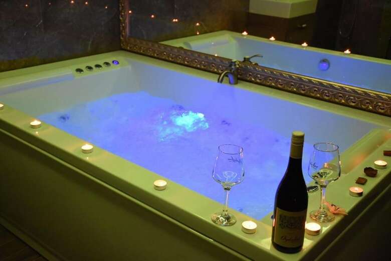 Hotel Central Business Suites Jacuzzi