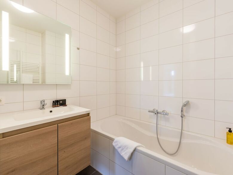 Luxurious Apartment With AC And Washing Machine, Sea At 200m