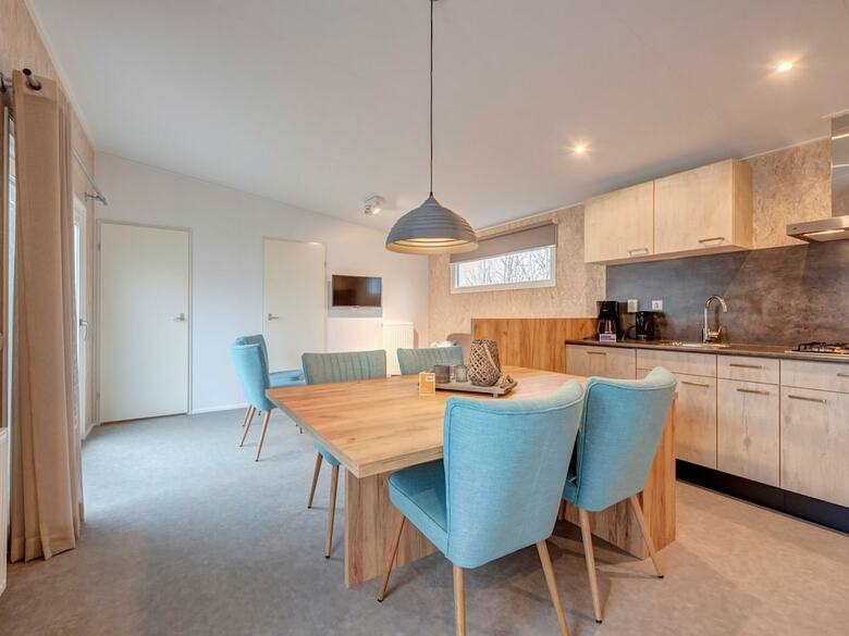 Modern Chalet With Microwave, Beach Within Walking Distance