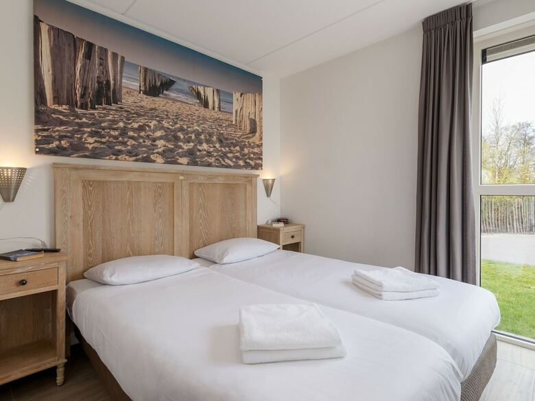 Luxury Chalet With Two Bathrooms, 2 Km From The Sea On Texel
