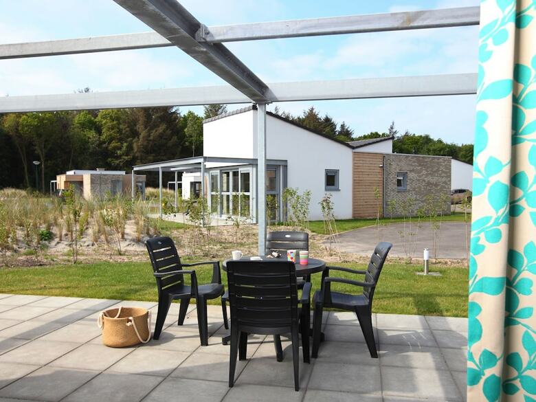 Luxury Chalet With Two Bathrooms, 2 Km From The Sea On Texel