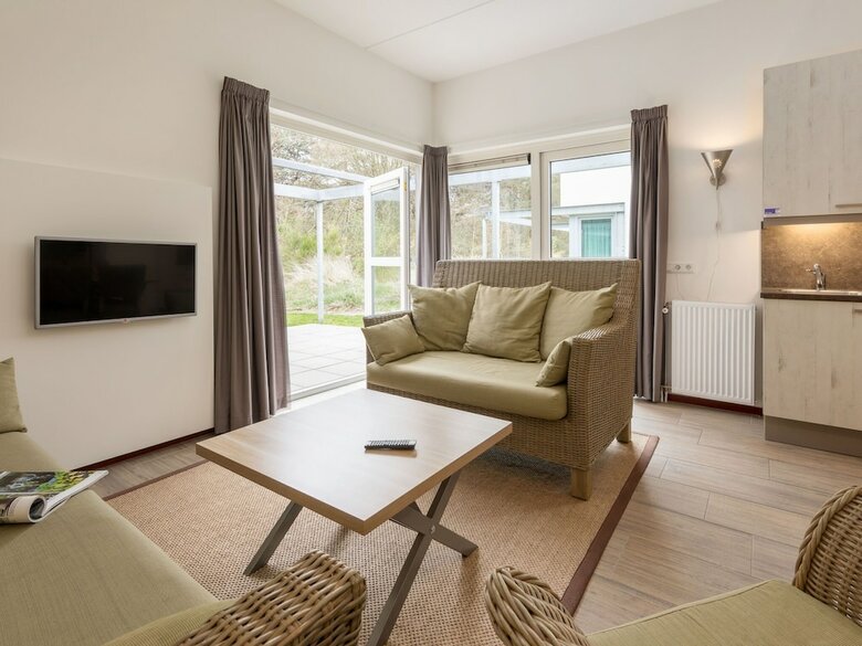 Luxury Chalet With Two Bathrooms, 2 Km From The Sea On Texel