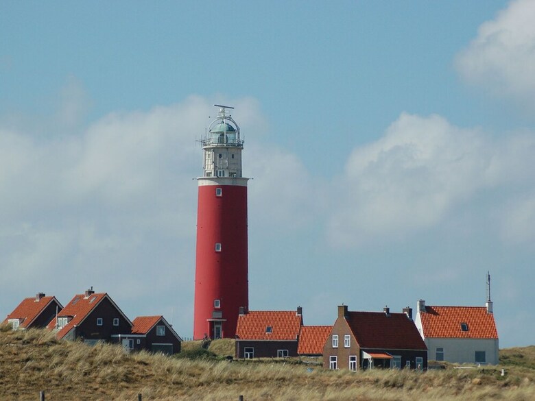 Luxury Chalet With Two Bathrooms, 2 Km From The Sea On Texel