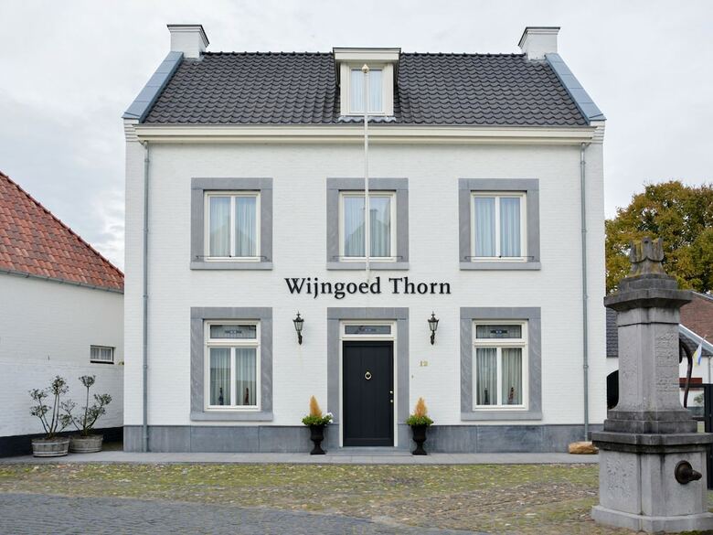 Beautiful Wellness House With A Solarium, In A Water Area