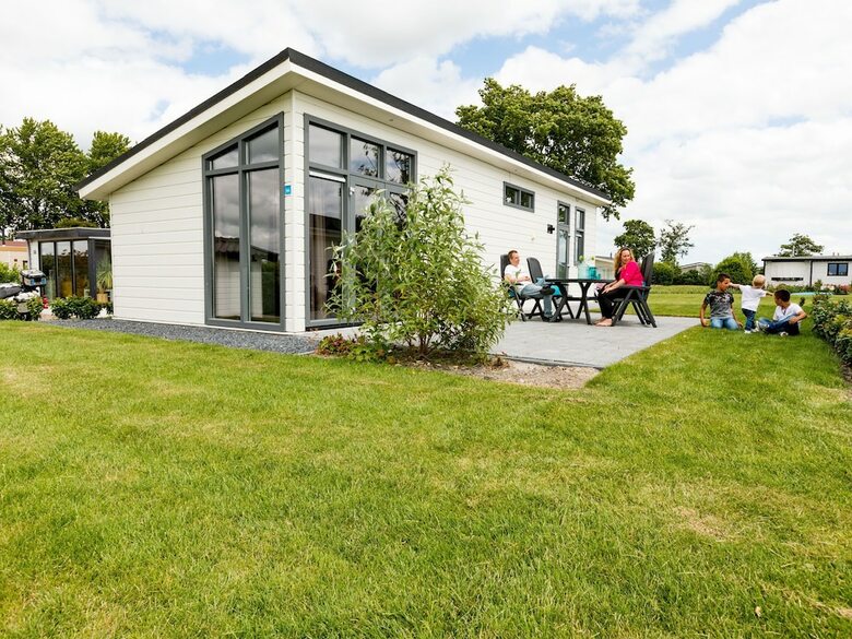 Detached, Light Chalet With Dishwasher Not Far From Hoorn