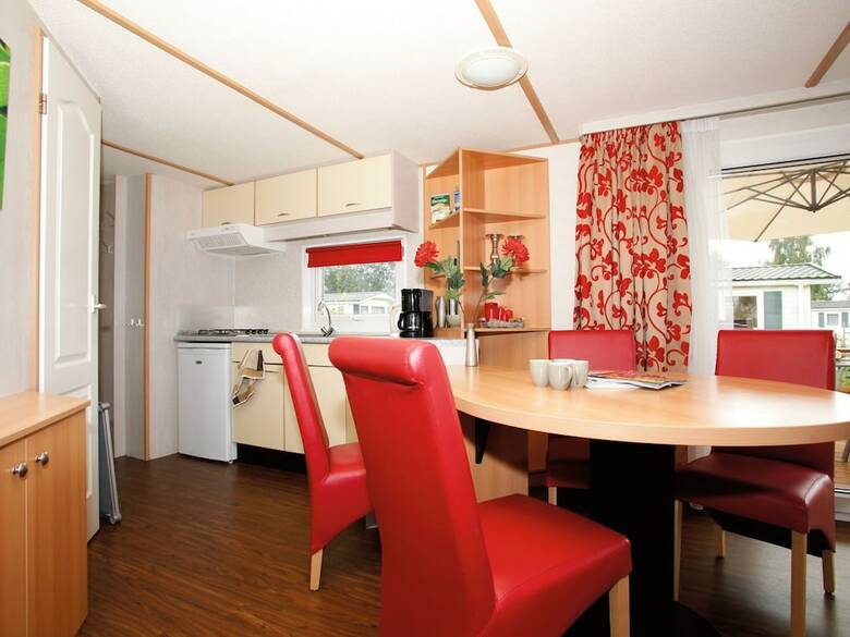 Comfortable Chalet With Combi-microwave, In A Green Area