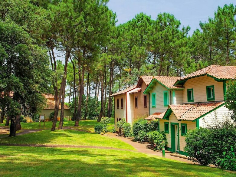 Atmospheric Apartment Near Lacanau, Surrounded By A Forest