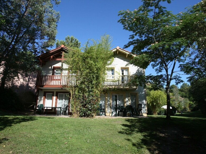 Atmospheric Apartment Near Lacanau, Surrounded By A Forest