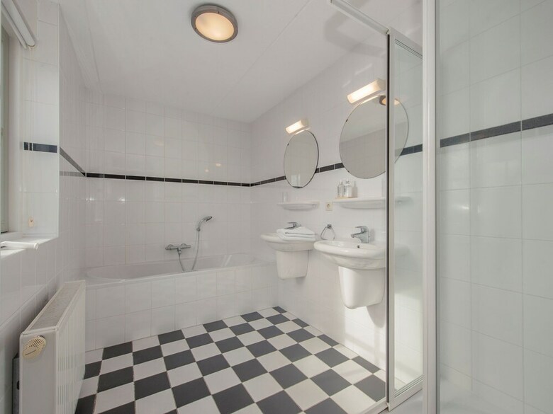 Detached Holiday Home With Two Bathrooms 2 Km From Appelscha