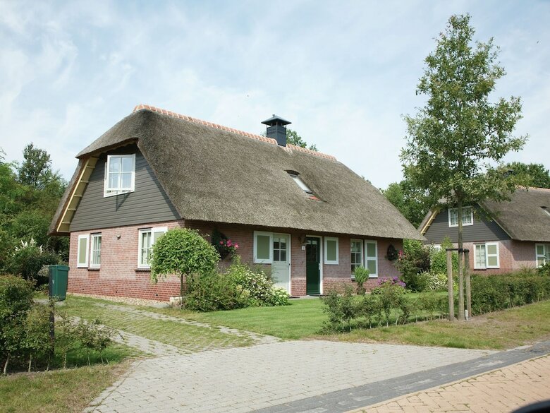 Detached Holiday Home With Two Bathrooms 2 Km From Appelscha