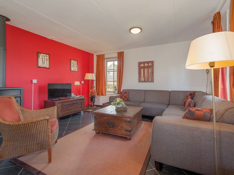 Detached Holiday Home With Two Bathrooms 2 Km From Appelscha