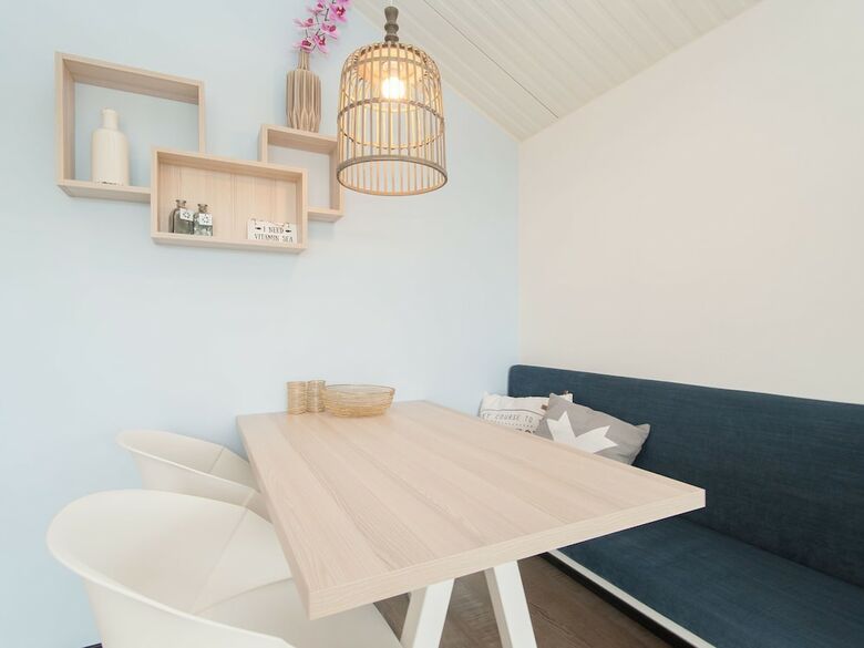 Comfortable Lodge With Hammock, Near The Beach